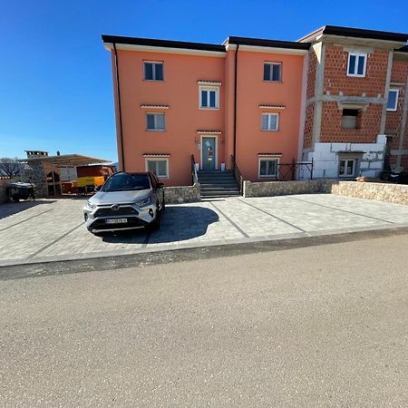 Gallery Apartment In Skrbčići Kültér fotó