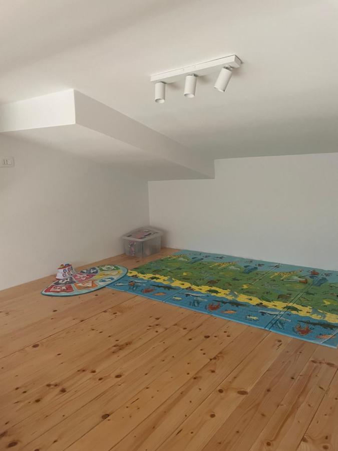 Gallery Apartment In Skrbčići Kültér fotó